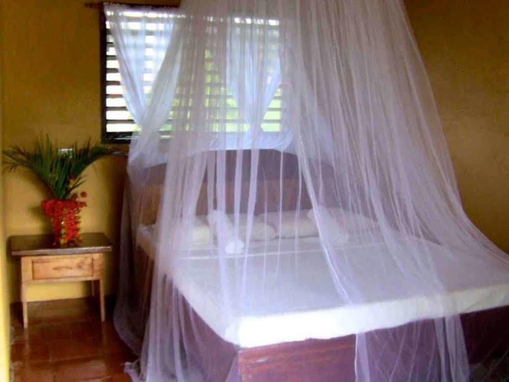 Готель Casa Rosa Taytay Palawan Екстер'єр фото