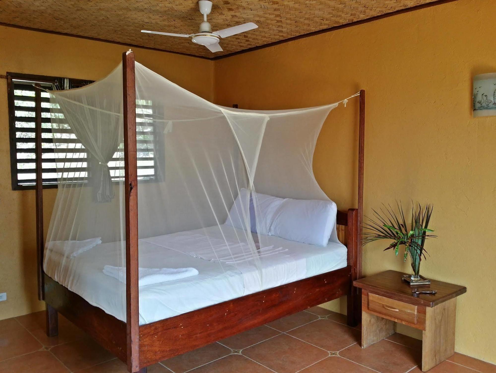 Готель Casa Rosa Taytay Palawan Екстер'єр фото