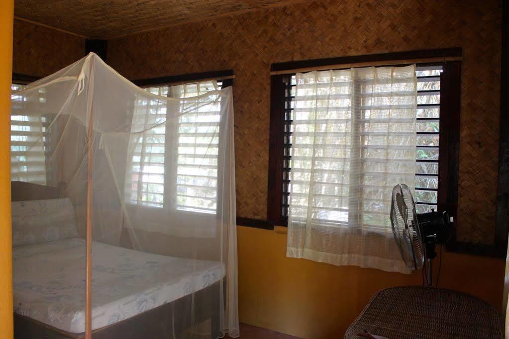 Готель Casa Rosa Taytay Palawan Екстер'єр фото