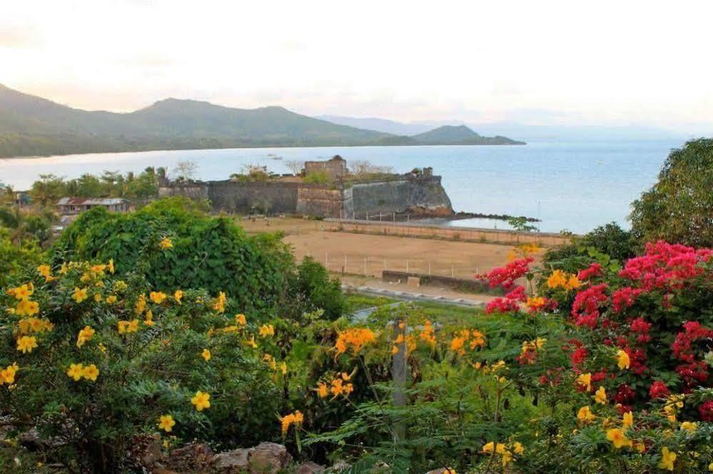 Готель Casa Rosa Taytay Palawan Екстер'єр фото