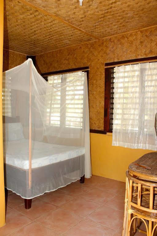 Готель Casa Rosa Taytay Palawan Екстер'єр фото